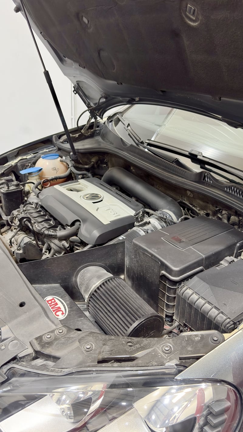 Mk6 GTI engine bay and intake during the major service